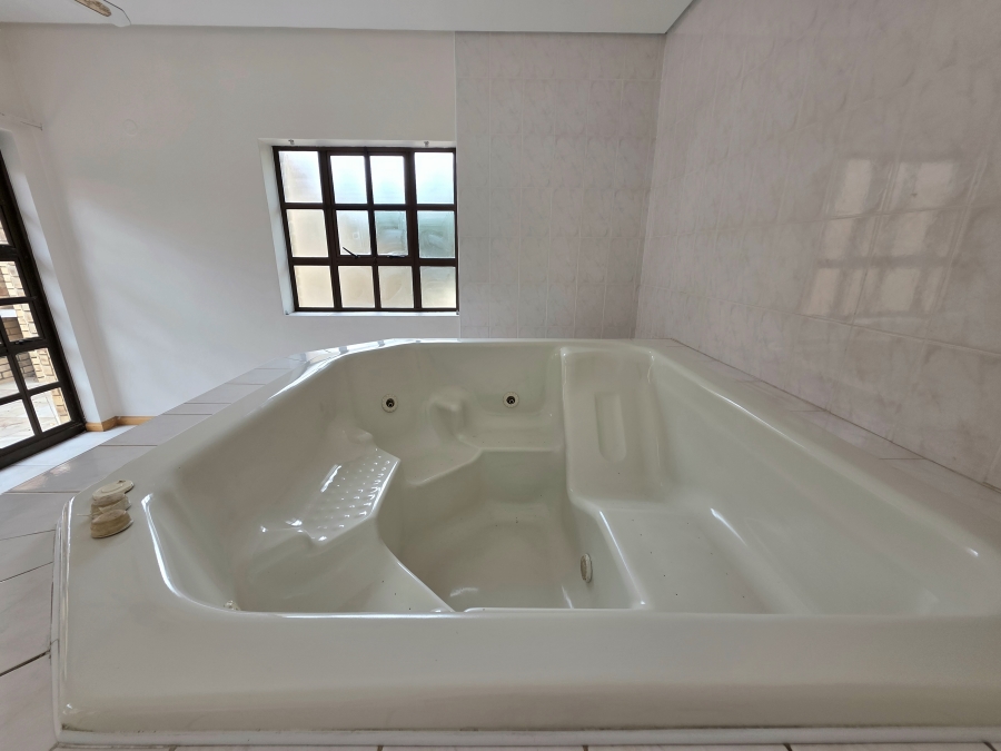 4 Bedroom Property for Sale in Jan Cillierspark Free State